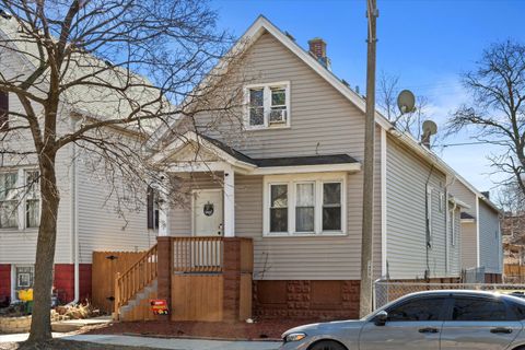 Photo of 1425 W Orchard St, Milwaukee, WI 53204 (MLS # 1953847)