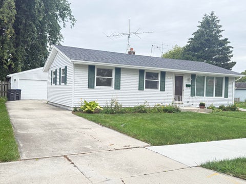 Photo of 1714 N 26th St, Sheboygan, WI 53081 (MLS # 1981387)