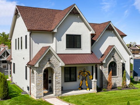 Photo of 833 Wisconsin St, Lake Geneva, WI 53147 (MLS # 1961818)
