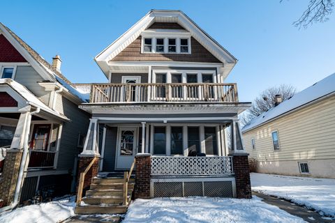 Photo of 2438 N Pierce St, Milwaukee, WI 53212 (MLS # 1949282)