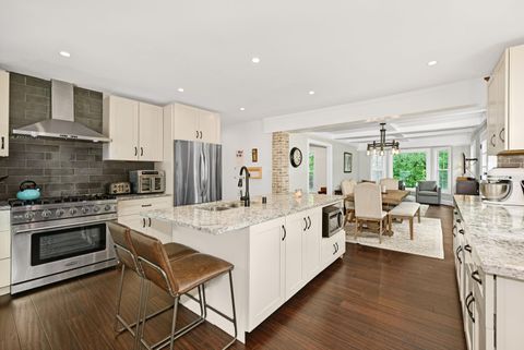 Photo of 1005 Lone Tree Rd, Elm Grove, WI 53122 (MLS # 1942165)