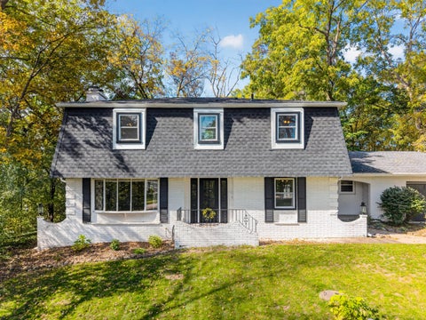 Photo of 1855 Briarwood Ln, Fitchburg, WI 53575 (MLS # 1984323)