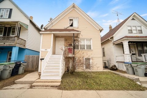 Photo of 2375 S 15th Pl, Milwaukee, WI 53215 (MLS # 1953692)