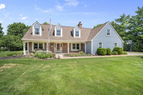 Photo of 149 Hickory Dr, Delafield, WI 53018 (MLS # 1975813)