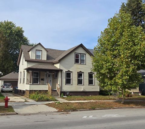 Photo of 1602 N 8th St, Sheboygan, WI 53081 (MLS # 1939839)