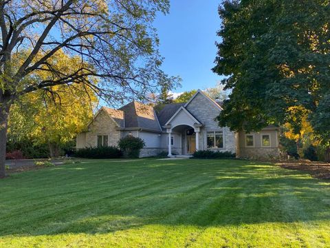 Photo of 15875 Heather Hill Dr, Brookfield, WI 53005 (MLS # 1938092)