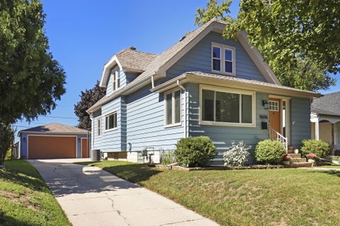 Photo of 4365 S Quincy Ave, Milwaukee, WI 53207 (MLS # 1983041)