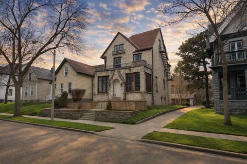 Photo of 743 S 24th St, Milwaukee, WI 53204 (MLS # 1955598)