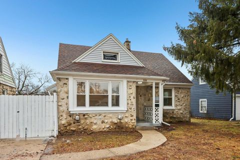 Photo of 5129 N 62nd St, Milwaukee, WI 53218 (MLS # 1951632)