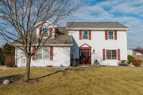 Photo of 8575 S Apple Creek Dr, Oak Creek, WI 53154 (MLS # 1904363)