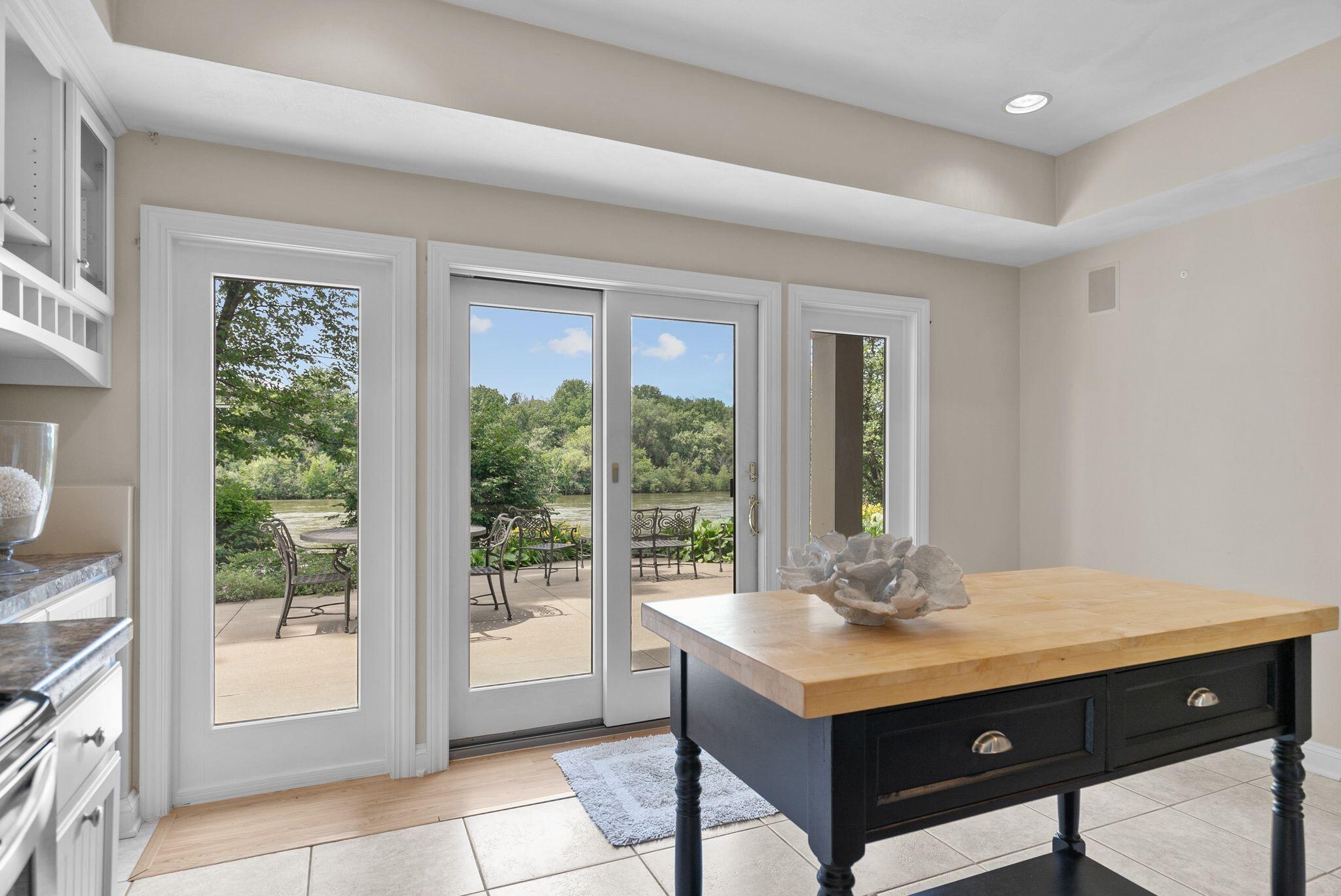 Appleton, Wisconsin 54915, United States, 4 Bedrooms Bedrooms, ,5 BathroomsBathrooms,Residential,Active,136594