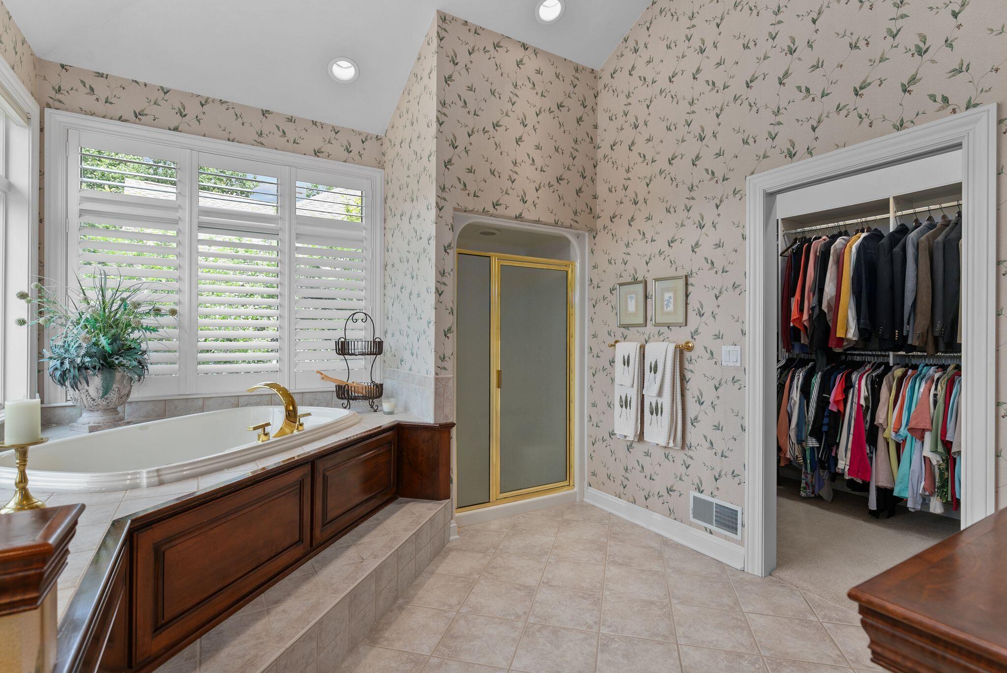 Appleton, Wisconsin 54915, United States, 4 Bedrooms Bedrooms, ,5 BathroomsBathrooms,Residential,Active,136594