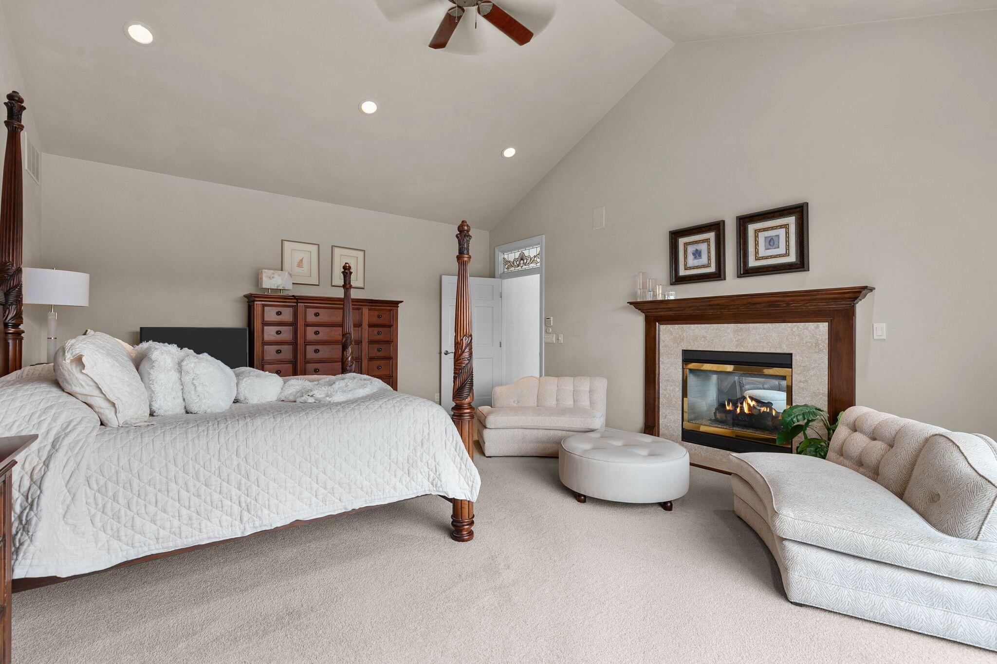 Appleton, Wisconsin 54915, United States, 4 Bedrooms Bedrooms, ,5 BathroomsBathrooms,Residential,Active,136594