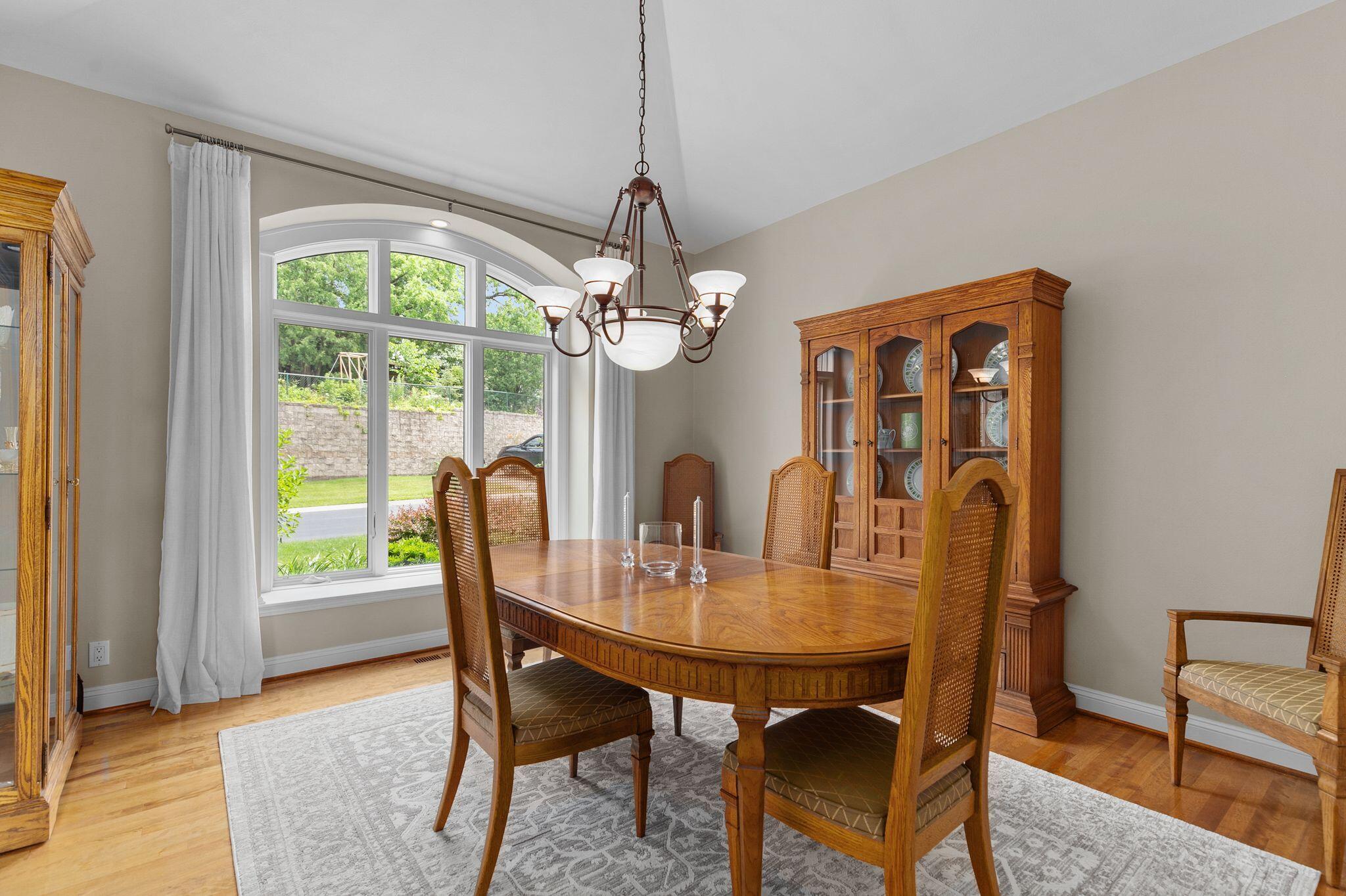 Appleton, Wisconsin 54915, United States, 4 Bedrooms Bedrooms, ,5 BathroomsBathrooms,Residential,Active,136594