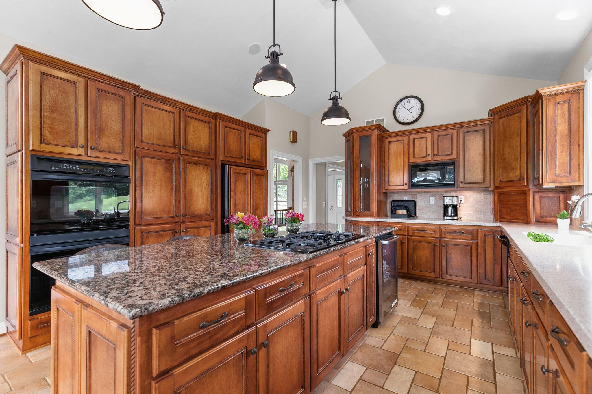 Appleton, Wisconsin 54915, United States, 4 Bedrooms Bedrooms, ,5 BathroomsBathrooms,Residential,Active,136594