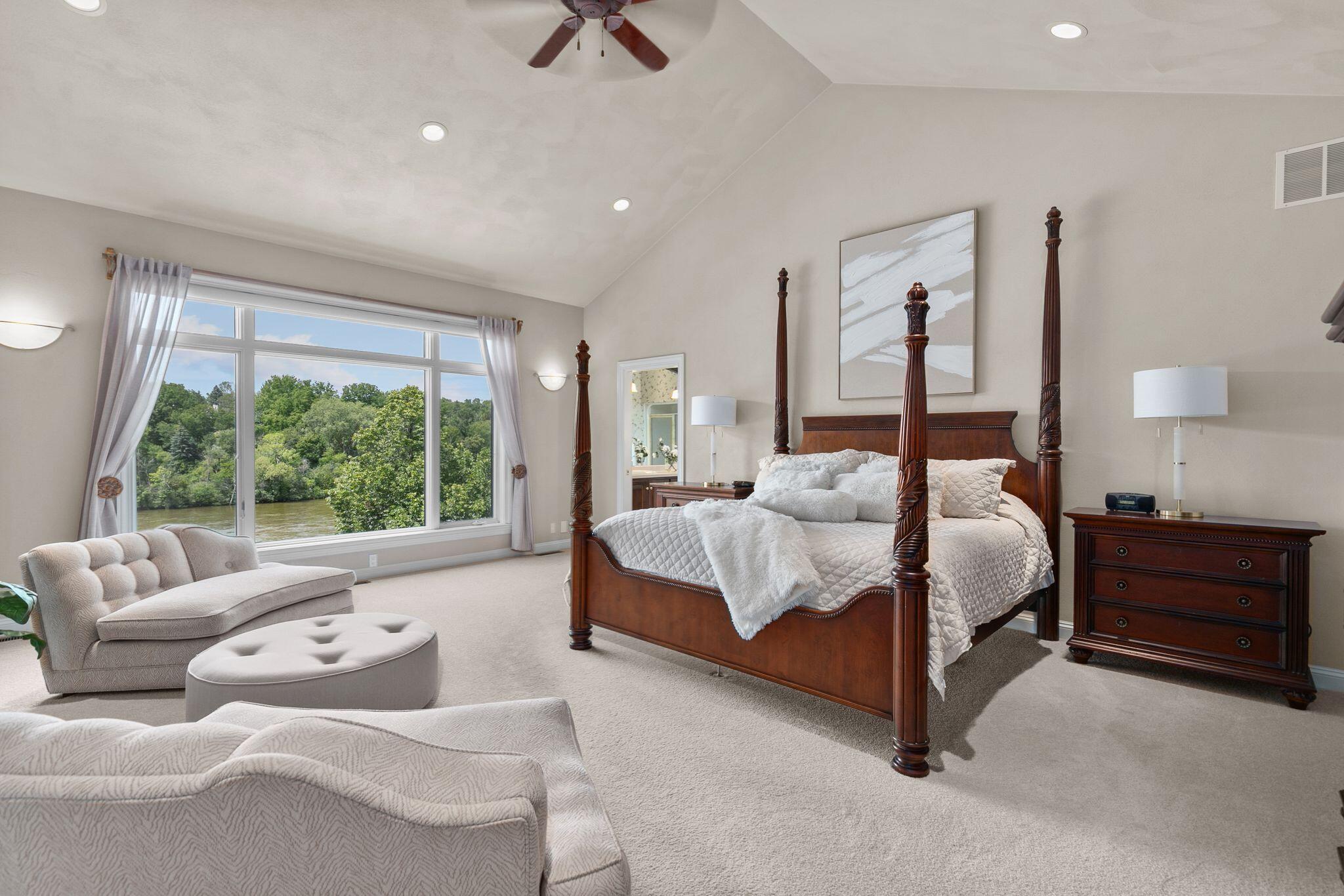 Appleton, Wisconsin 54915, United States, 4 Bedrooms Bedrooms, ,5 BathroomsBathrooms,Residential,Active,136594