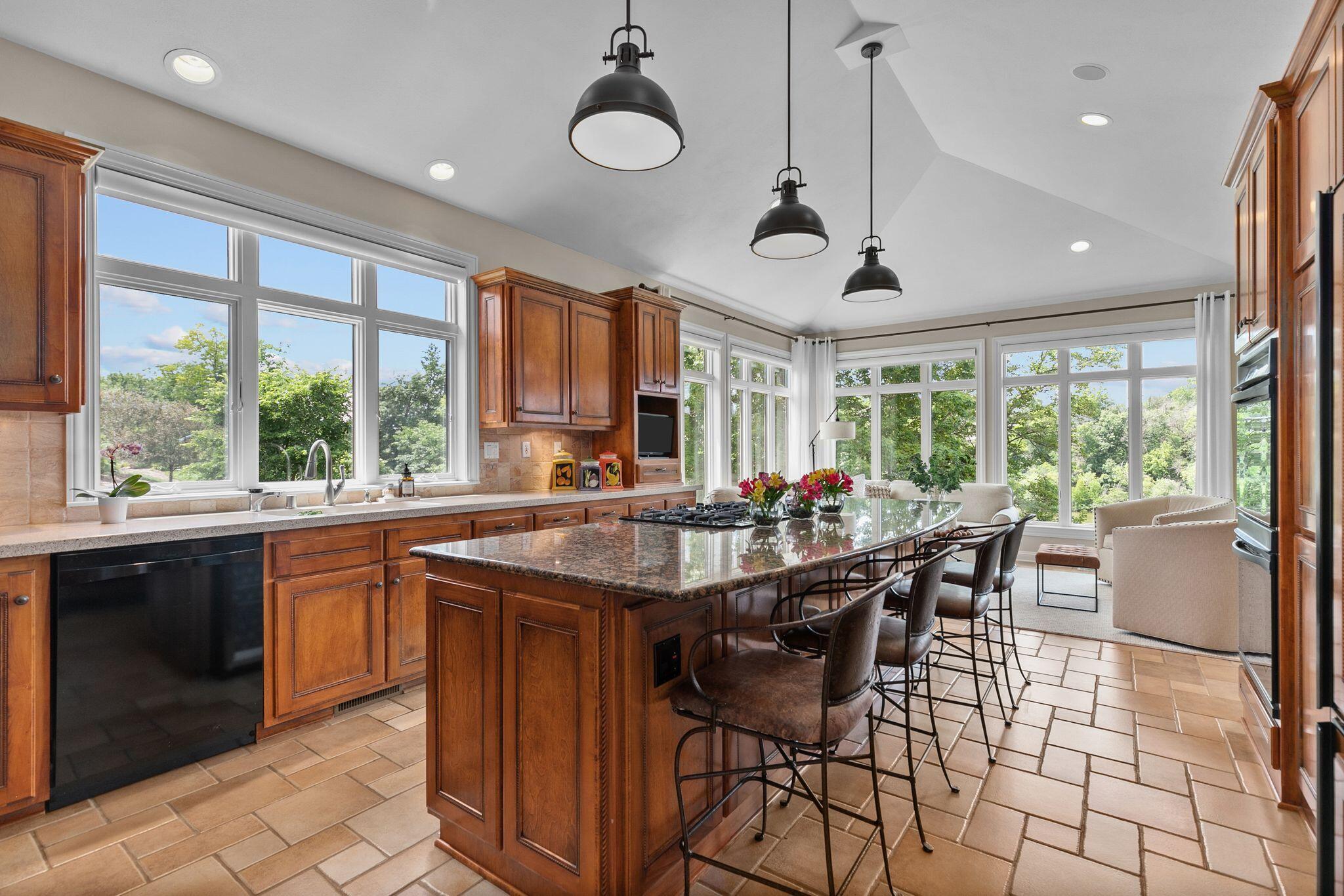 Appleton, Wisconsin 54915, United States, 4 Bedrooms Bedrooms, ,5 BathroomsBathrooms,Residential,Active,136594