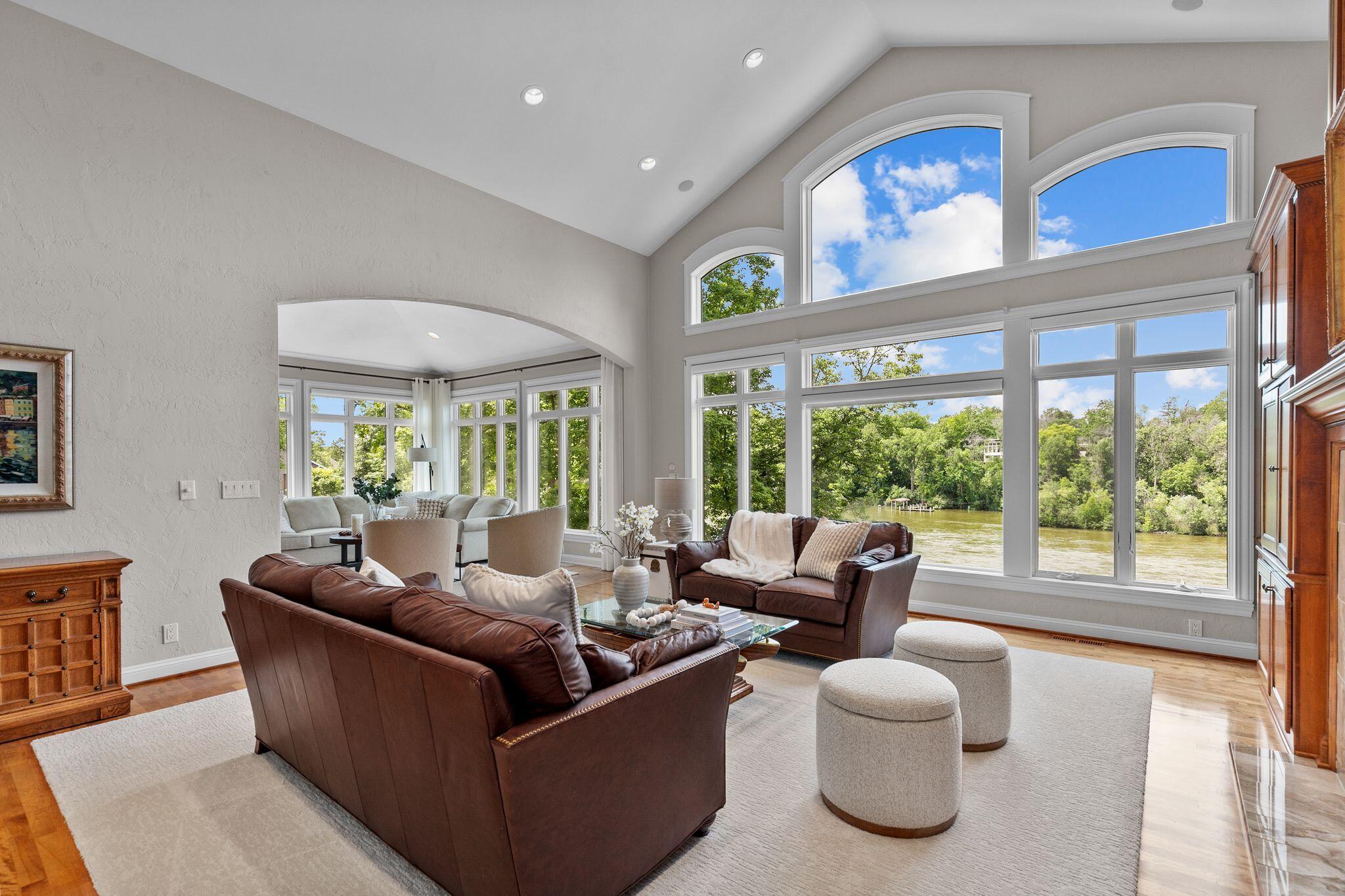 Appleton, Wisconsin 54915, United States, 4 Bedrooms Bedrooms, ,5 BathroomsBathrooms,Residential,Active,136594