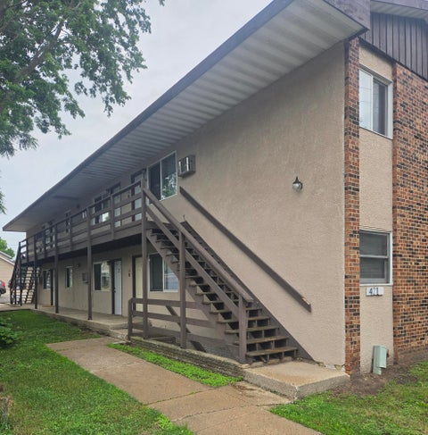 Photo of 421 10th St N, La Crosse, WI 54601 (MLS # 1966584)
