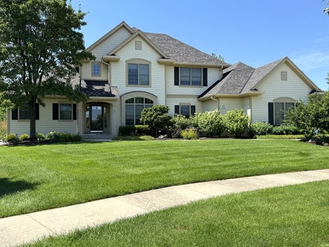 Photo of N74W7842 Rolling Meadow Ct, Cedarburg, WI 53012 (MLS # 1927821)
