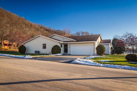 Photo of 3504 Solaris Ln, La Crosse, WI 54601 (MLS # 1947381)