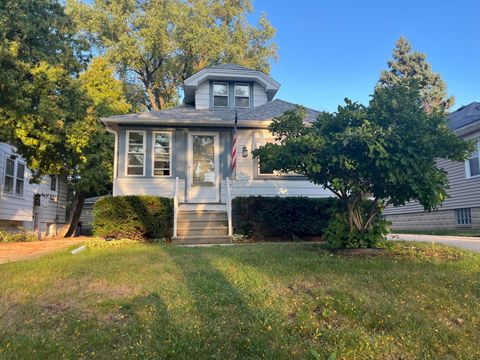 Photo of 2732 S 96th St, West Allis, WI 53227 (MLS # 1936968)