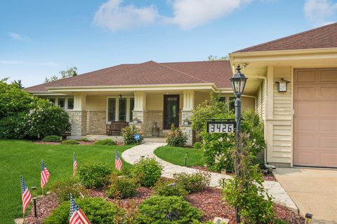 Photo of 3426 W Links Dr, Franklin, WI 53132 (MLS # 1923332)