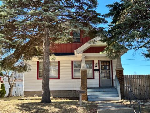 Photo of 5565 N 32nd St, Milwaukee, WI 53209 (MLS # 1953812)