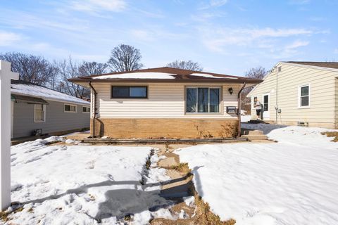 Photo of 5837 N 71st St, Milwaukee, WI 53218 (MLS # 1950167)