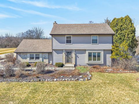 Photo of W184N8293 Tours Dr, Menomonee Falls, WI 53051 (MLS # 1952704)