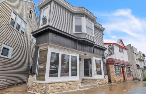 Photo of 2812 W Forest Home Ave, Milwaukee, WI 53215 (MLS # 1946408)