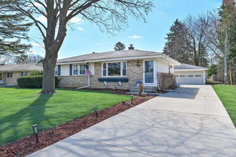 Photo of 6383 W Darnel Ave, Brown Deer, WI 53223 (MLS # 1955576)