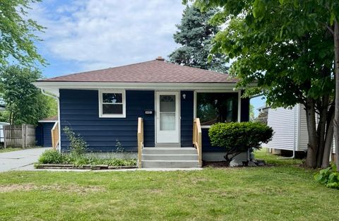Photo of 5951 N 73rd St, Milwaukee, WI 53218 (MLS # 1964839)