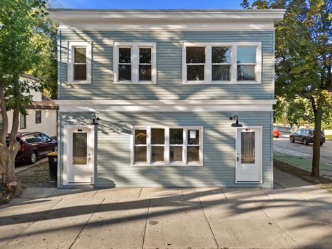 Photo of 6800 Auburn Ave, Wauwatosa, WI 53213 (MLS # 1961538)