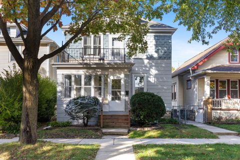 Photo of 937 S 75th St, West Allis, WI 53214 (MLS # 1940540)