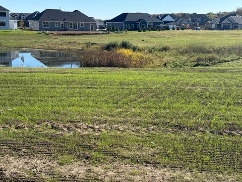 Photo of 1001 Pleasant Valley Rd, Grafton, WI 53024 (MLS # 1985528)