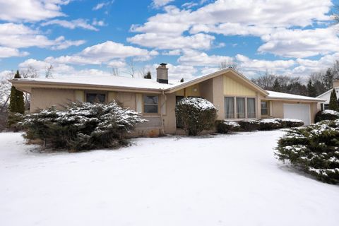 Photo of 1108 W Zedler Ln, Mequon, WI 53092 (MLS # 1946159)