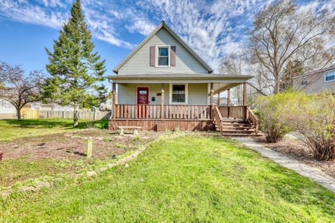 Photo of 7640 W Clarke St, Wauwatosa, WI 53213 (MLS # 1962028)