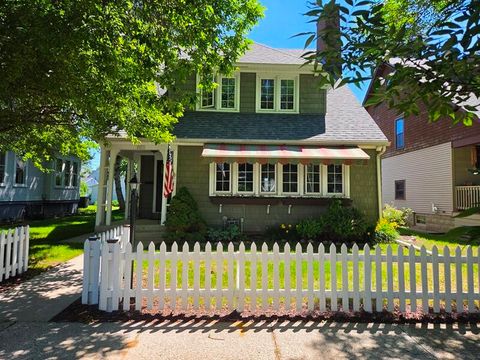 Photo of 2011 N 9th St, Sheboygan, WI 53081 (MLS # 1969532)