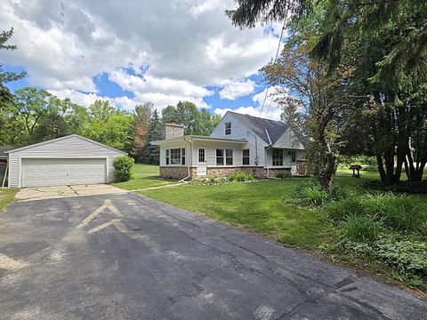 Photo of N92W29368 Center Oak Rd, Merton, WI 53029 (MLS # 1968706)