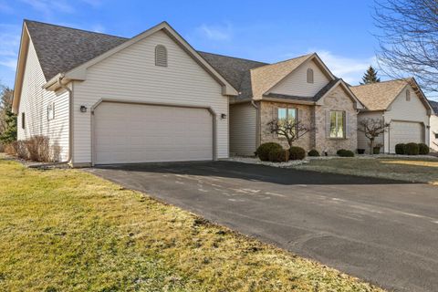 Photo of 4731 Kingdom Ct, Caledonia, WI 53402 (MLS # 1953986)