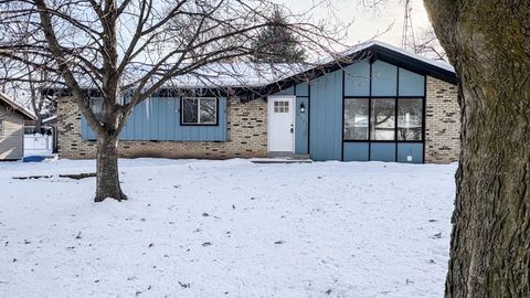 Photo of 10431 W Sylvia St, Milwaukee, WI 53224 (MLS # 1945613)