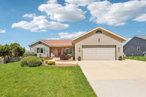 Photo of 4102 W Forest Hill Ave, Franklin, WI 53132 (MLS # 1916837)