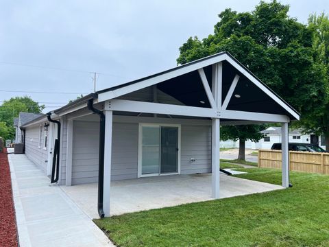 Photo of 3730 W Kaul Ave, Milwaukee, WI 53209 (MLS # 1955785)