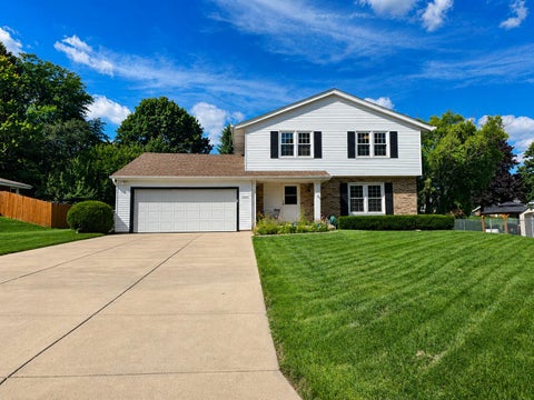 Photo of 10600 W Monastery Dr, Franklin, WI 53132 (MLS # 1977933)