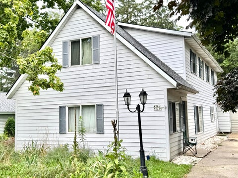 Photo of W346N5334 Elm Ave, Lac La Belle, WI 53069 (MLS # 1976659)