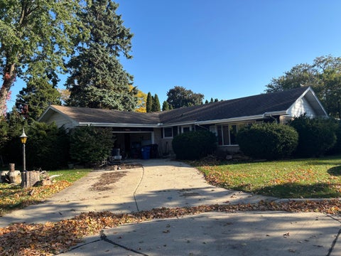 Photo of 401 Flower Ln, Racine, WI 53402 (MLS # 1984799)