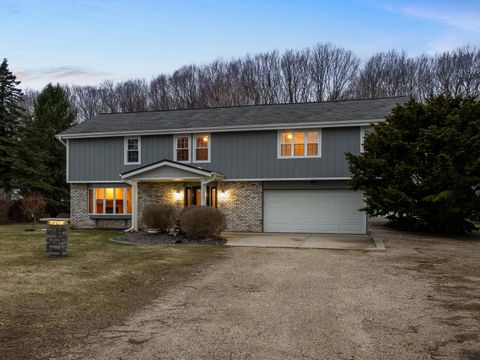 Photo of 5304 Woodland Dr, Two Rivers, WI 54241 (MLS # 1957727)