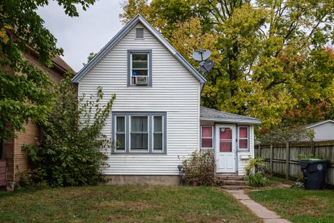 Photo of 1521 Denton St, La Crosse, WI 54601 (MLS # 1939635)