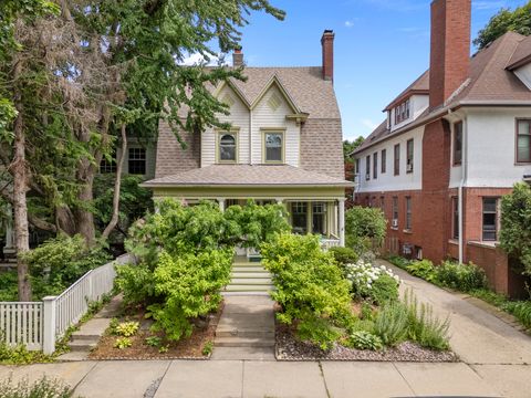 Photo of 3224 N Marietta Ave, Milwaukee, WI 53211 (MLS # 1926606)